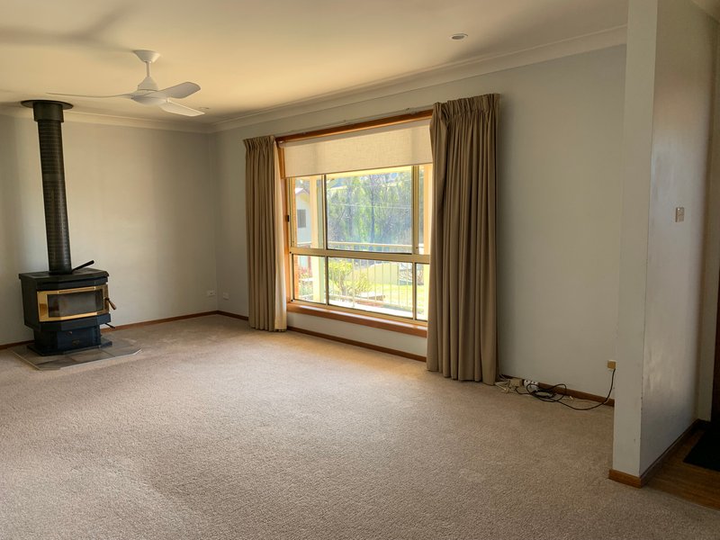 Photo - 8 Royden Close, Batlow NSW 2730 - Image 3