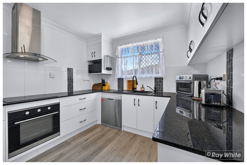 Photo - 8 Ruff Street, Norman Gardens QLD 4701 - Image 4