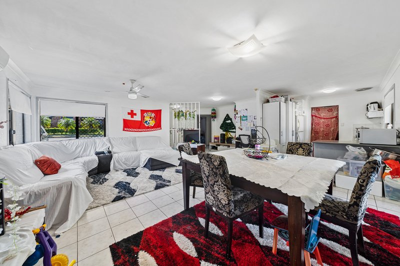 Photo - 8 Rundell Street, Crestmead QLD 4132 - Image 9