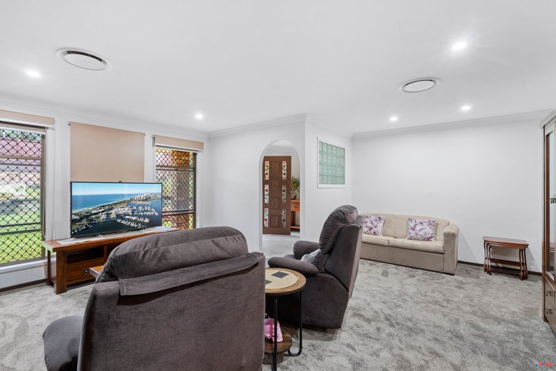 Photo - 8 Runnymede Road, Capalaba QLD 4157 - Image 3