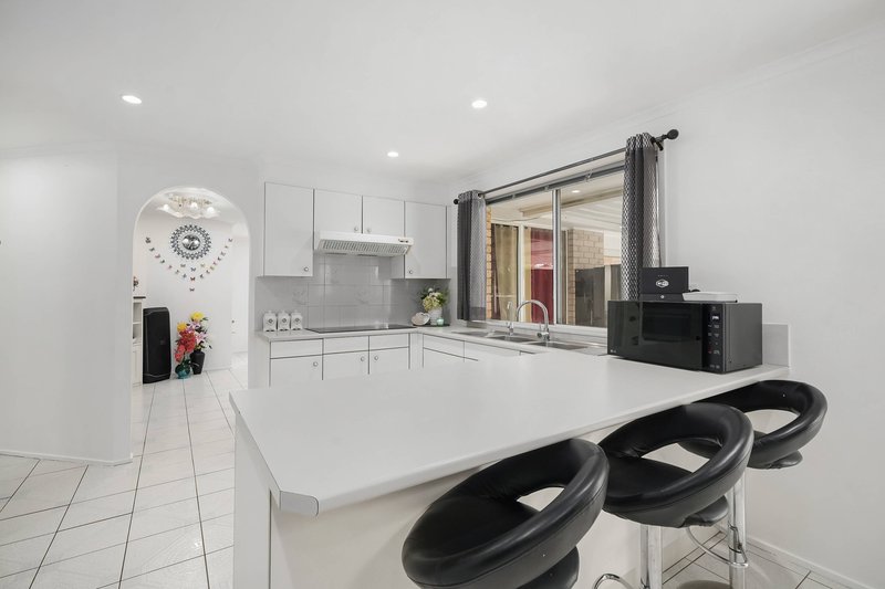 Photo - 8 Rushes Place, Minto NSW 2566 - Image 2