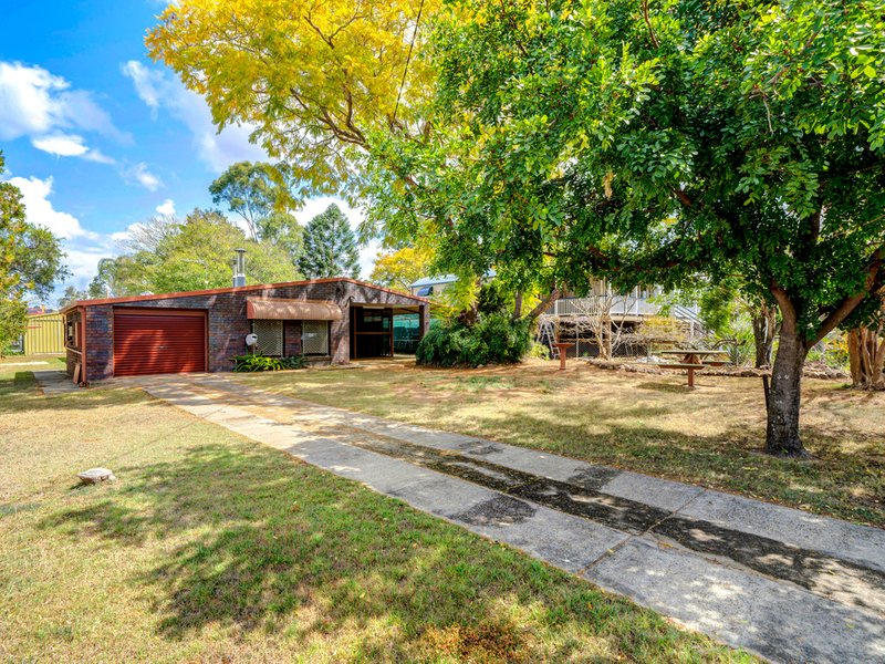 8 Russell Street, Esk QLD 4312