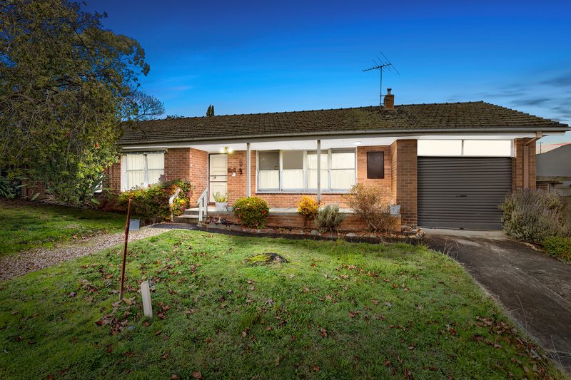 Photo - 8 Russet Road, Ringwood East VIC 3135 - Image 2