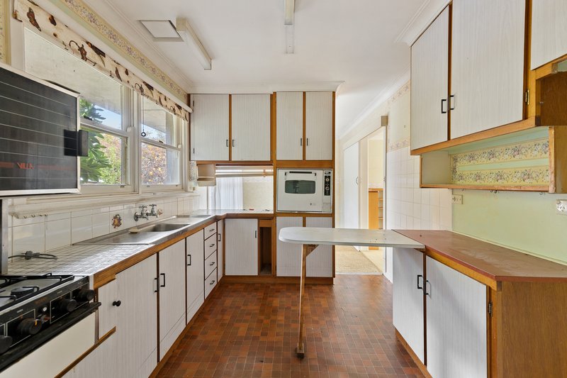 Photo - 8 Russet Road, Ringwood East VIC 3135 - Image 3