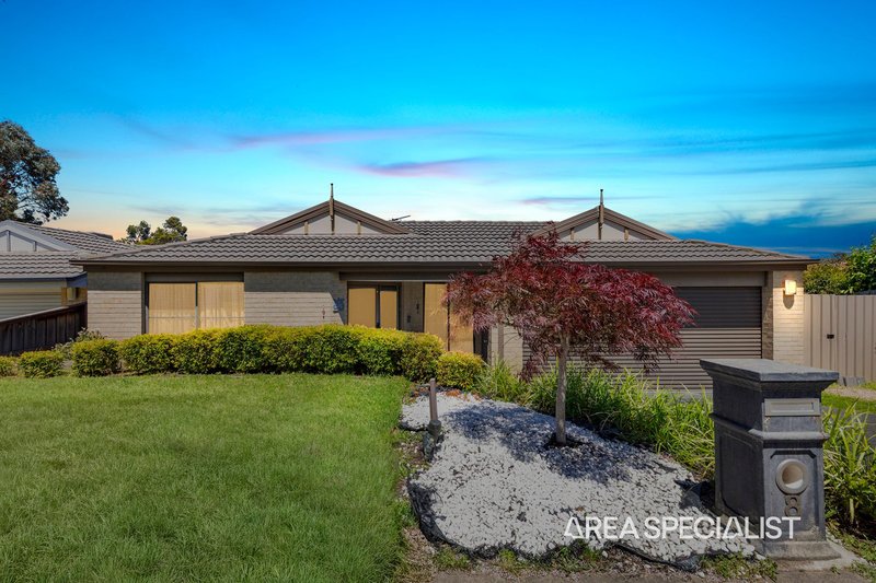 8 Sacha Drive, Pakenham VIC 3810