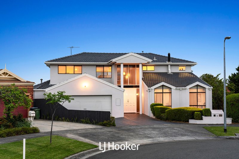 8 Samaher Court, Endeavour Hills VIC 3802