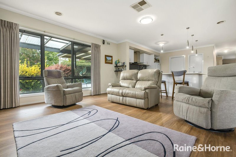 Photo - 8 Sanctuary Drive, Kyneton VIC 3444 - Image 8