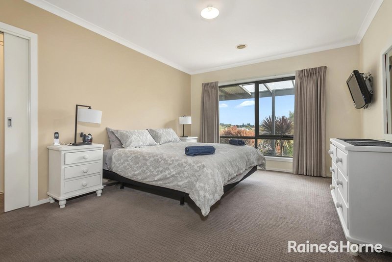 Photo - 8 Sanctuary Drive, Kyneton VIC 3444 - Image 10