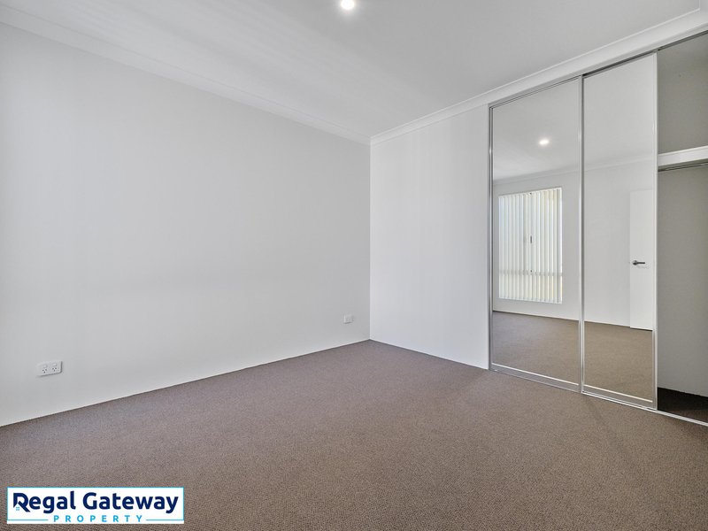 Photo - 8 Sandalwood Road, Piara Waters WA 6112 - Image 3
