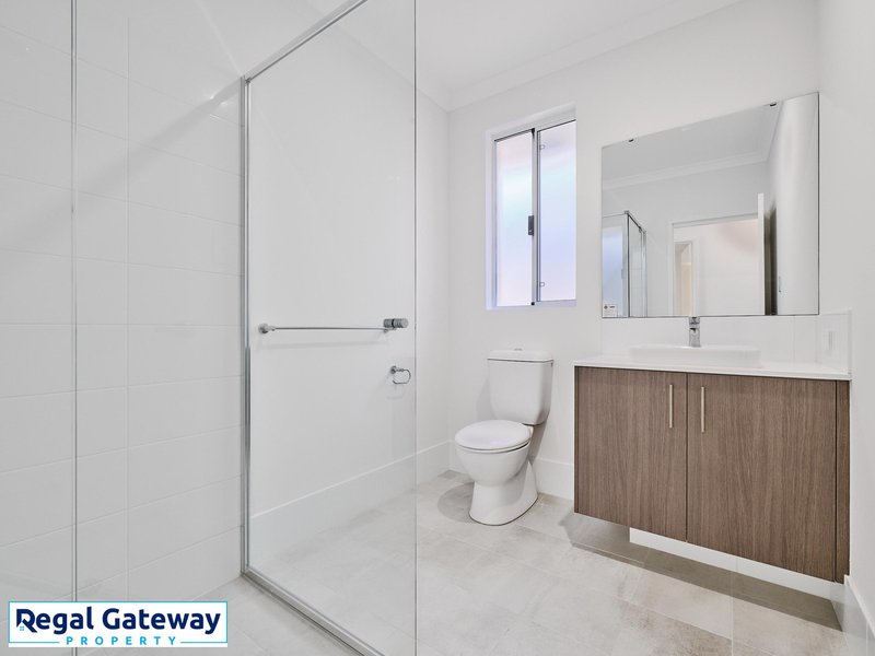 Photo - 8 Sandalwood Road, Piara Waters WA 6112 - Image 5