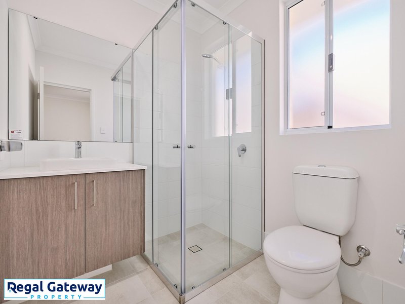 Photo - 8 Sandalwood Road, Piara Waters WA 6112 - Image 7