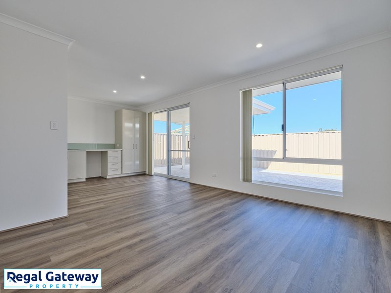 Photo - 8 Sandalwood Road, Piara Waters WA 6112 - Image 8