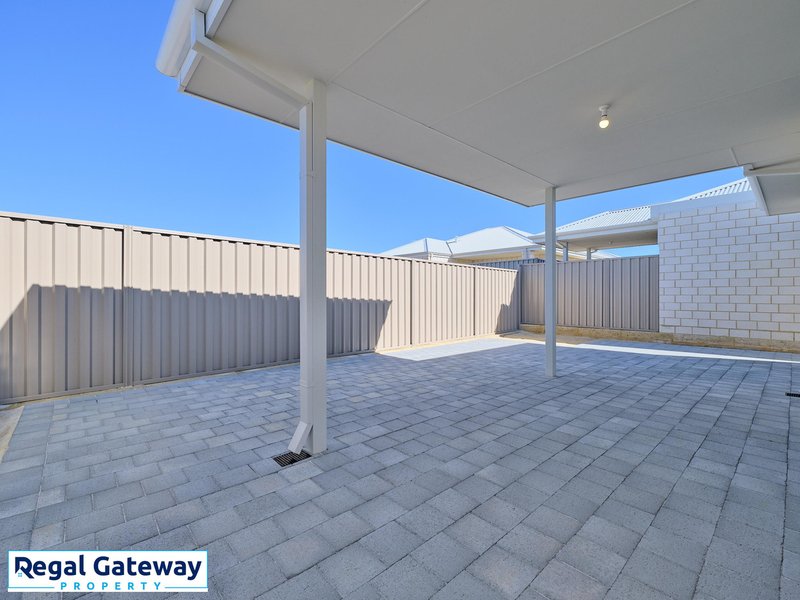 Photo - 8 Sandalwood Road, Piara Waters WA 6112 - Image 10