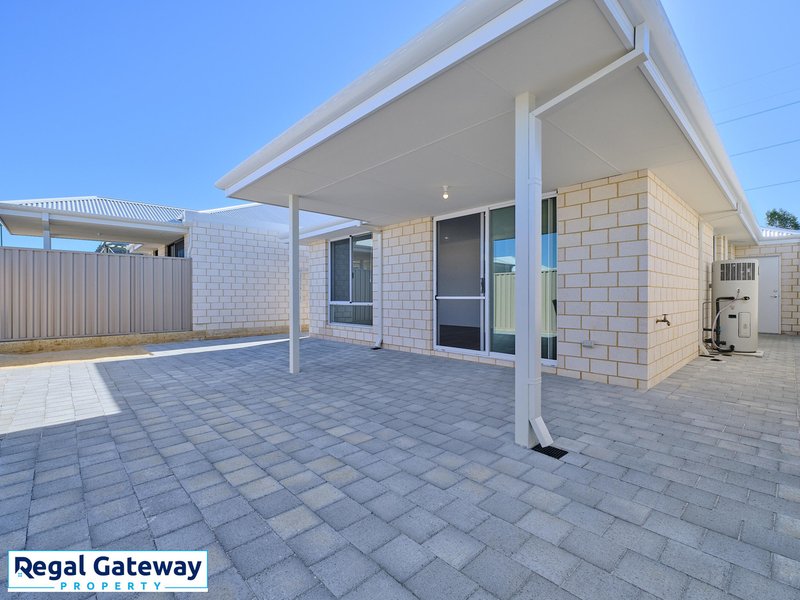Photo - 8 Sandalwood Road, Piara Waters WA 6112 - Image 11