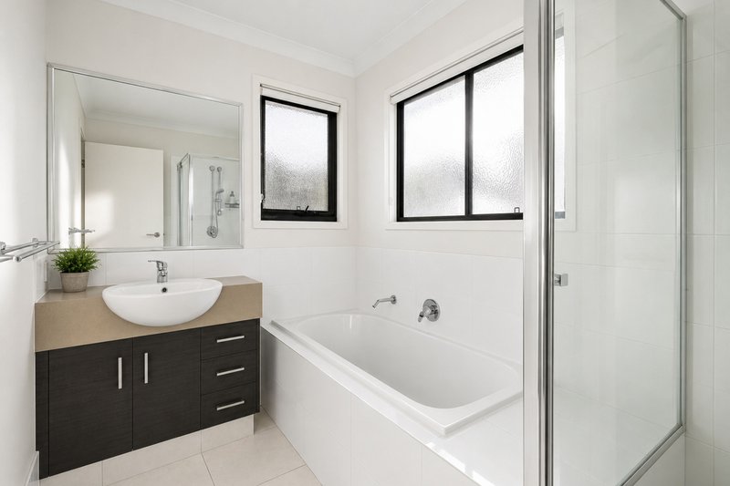 Photo - 8 Sandover Circuit, Holmview QLD 4207 - Image 11