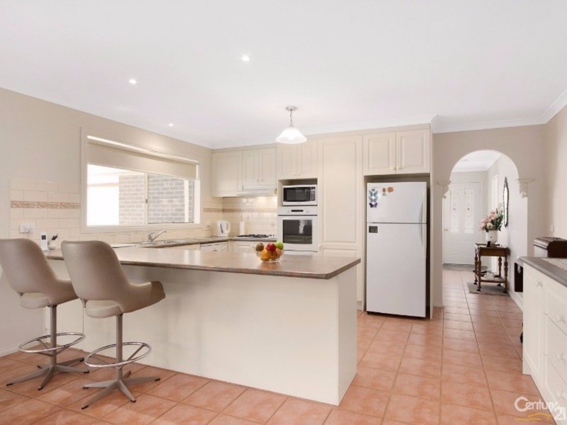 Photo - 8 Sapphire Crescent, Pakenham VIC 3810 - Image 3