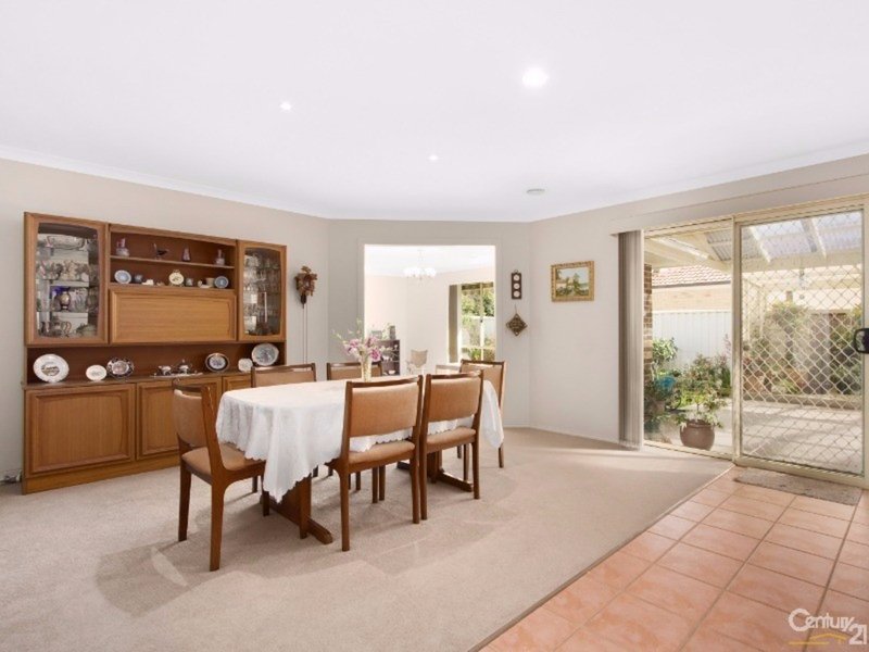 Photo - 8 Sapphire Crescent, Pakenham VIC 3810 - Image 9