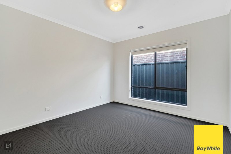 Photo - 8 Satellite Street, Werribee VIC 3030 - Image 12