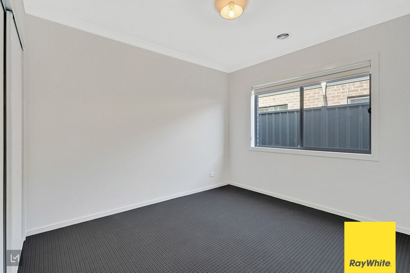 Photo - 8 Satellite Street, Werribee VIC 3030 - Image 13