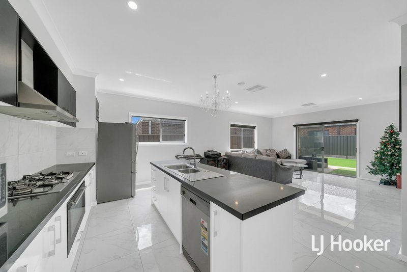 Photo - 8 Saunders Street, Harkness VIC 3337 - Image 2