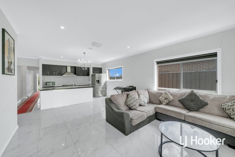 Photo - 8 Saunders Street, Harkness VIC 3337 - Image 3