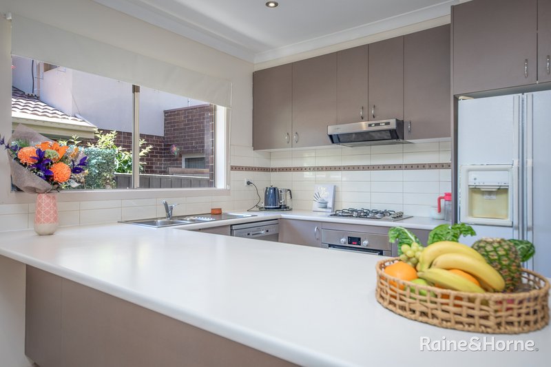 Photo - 8 Saxonwood Drive, Sunbury VIC 3429 - Image 7