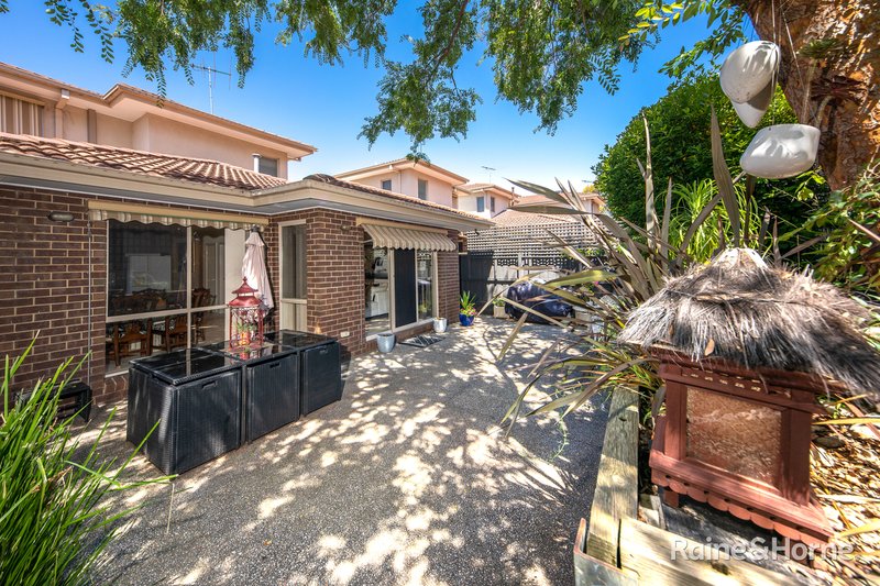 Photo - 8 Saxonwood Drive, Sunbury VIC 3429 - Image 15