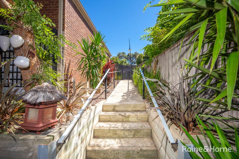 Photo - 8 Saxonwood Drive, Sunbury VIC 3429 - Image 16