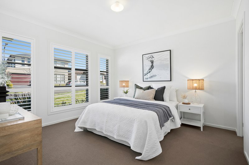 Photo - 8 Scanlon Street, Calderwood NSW 2527 - Image 6