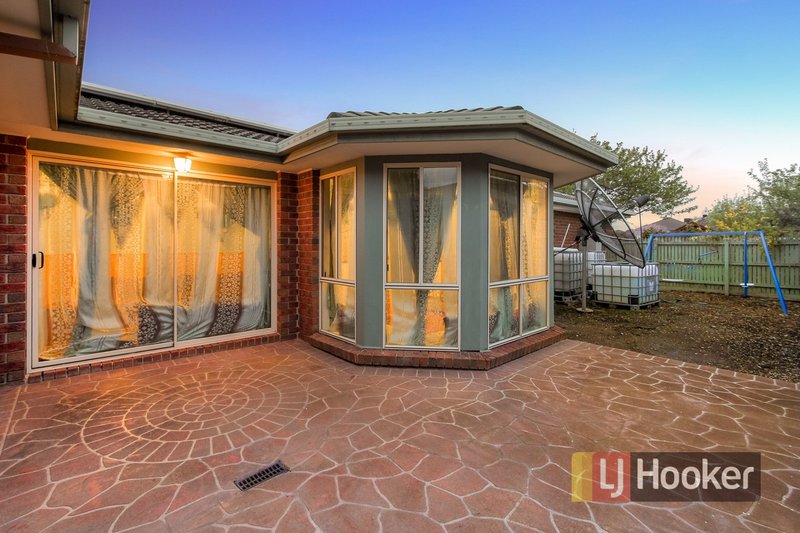 Photo - 8 Scarborough Drive, Narre Warren South VIC 3805 - Image 14