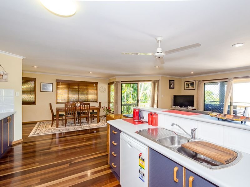 Photo - 8 School Street, Tannum Sands QLD 4680 - Image 4