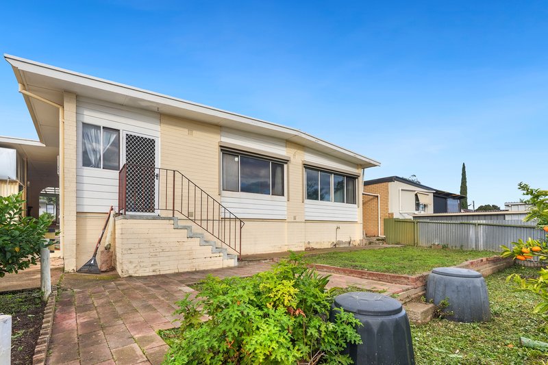 Photo - 8 Sea View Road, Para Hills SA 5096 - Image 18