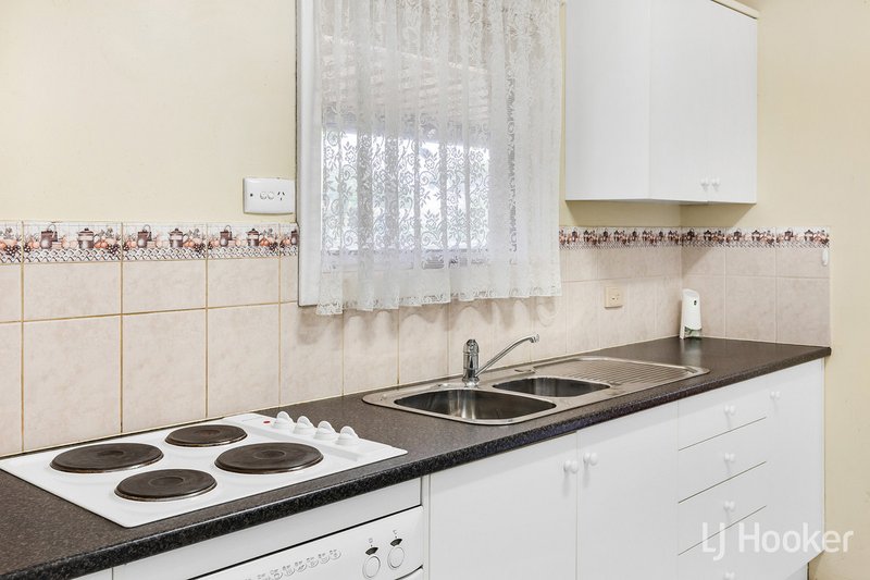 Photo - 8 Seaborough Road, Elizabeth Park SA 5113 - Image 6