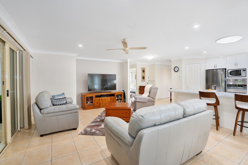 Photo - 8 Seafarer Place, Banksia Beach QLD 4507 - Image 10