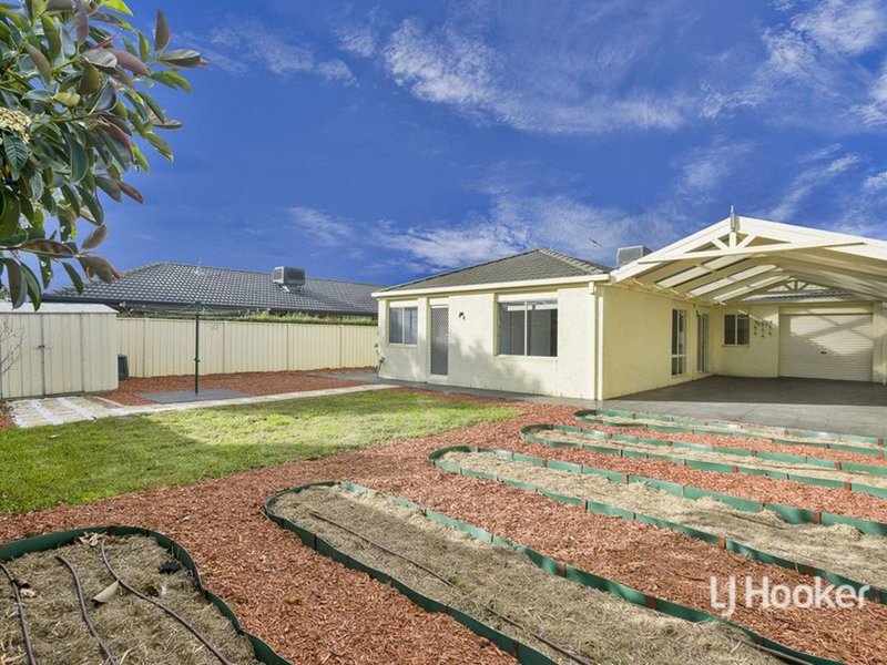 Photo - 8 Seaside Close, Seabrook VIC 3028 - Image 10