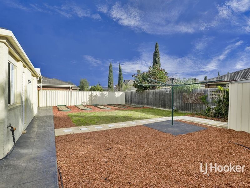 Photo - 8 Seaside Close, Seabrook VIC 3028 - Image 9