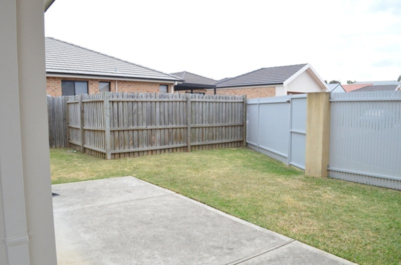 Photo - 8 Seaton Street, Stanhope Gardens NSW 2768 - Image 6