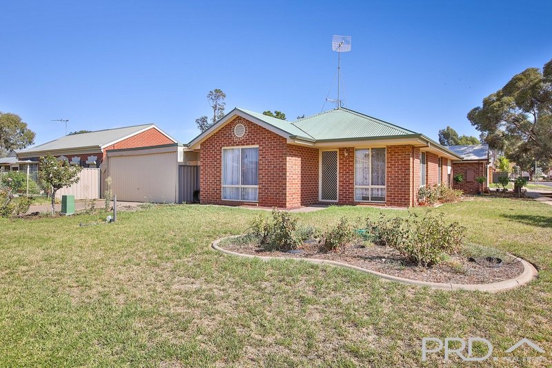 Photo - 8 Sebastian Court, Mildura VIC 3500 - Image 2