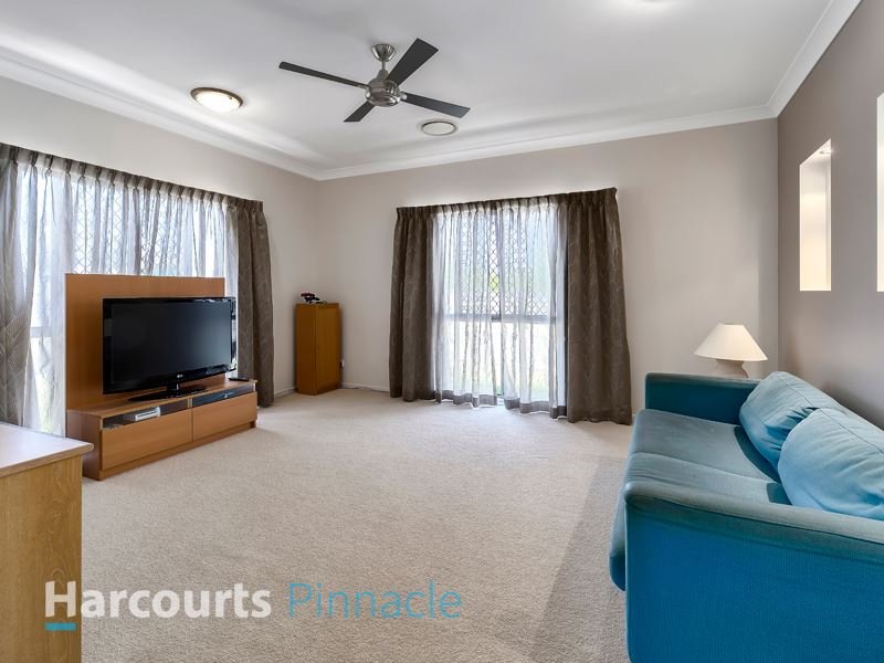 Photo - 8 Seeana Cres , Bridgeman Downs QLD 4035 - Image 3