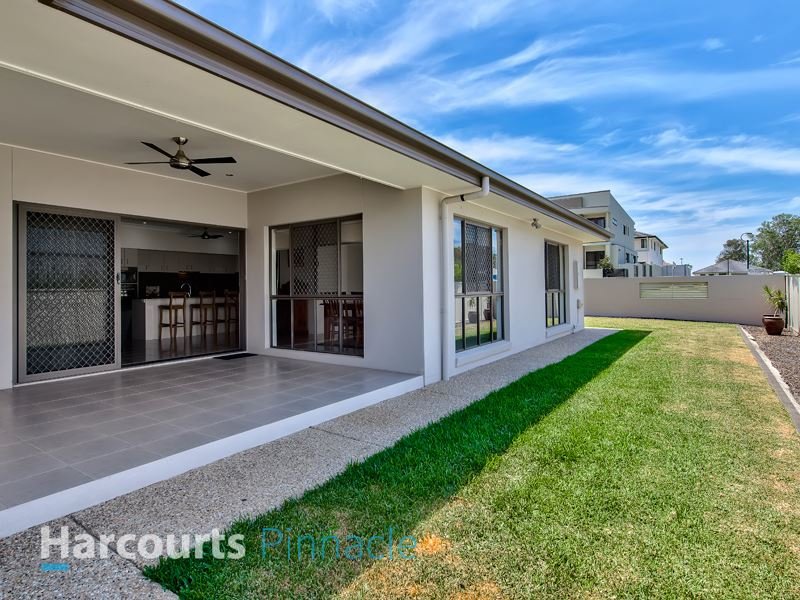 Photo - 8 Seeana Cres , Bridgeman Downs QLD 4035 - Image 11