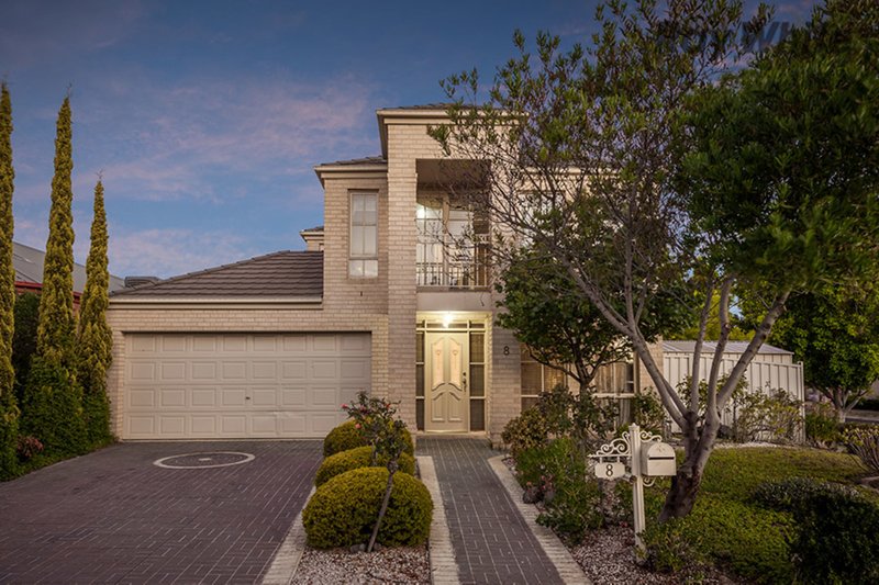 8 Sefton Lane, Caroline Springs VIC 3023