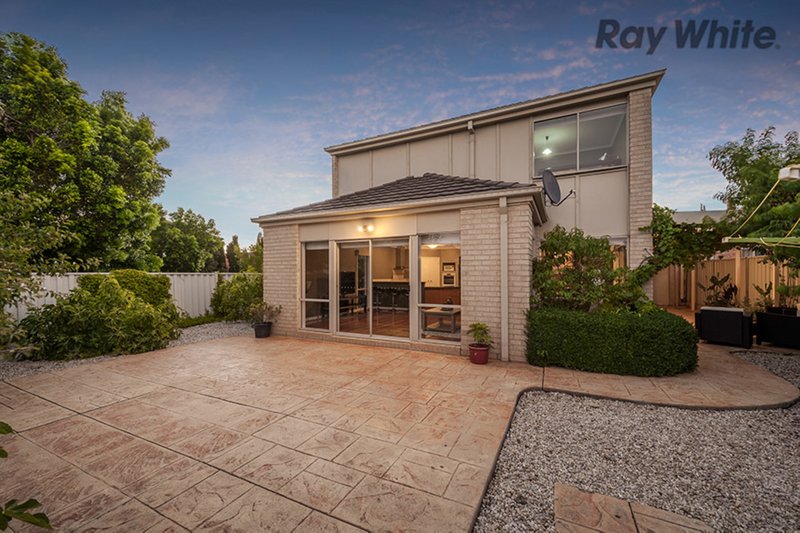 Photo - 8 Sefton Lane, Caroline Springs VIC 3023 - Image 18