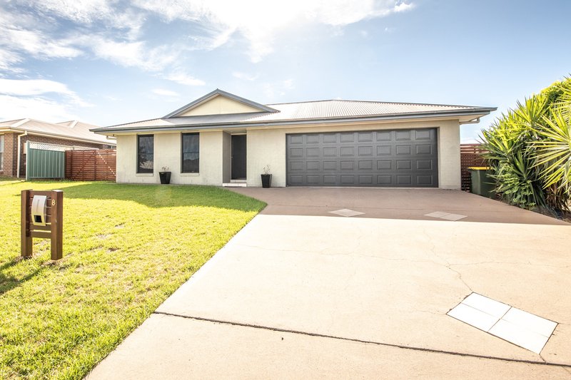 8 Selkirk Avenue, Dubbo NSW 2830