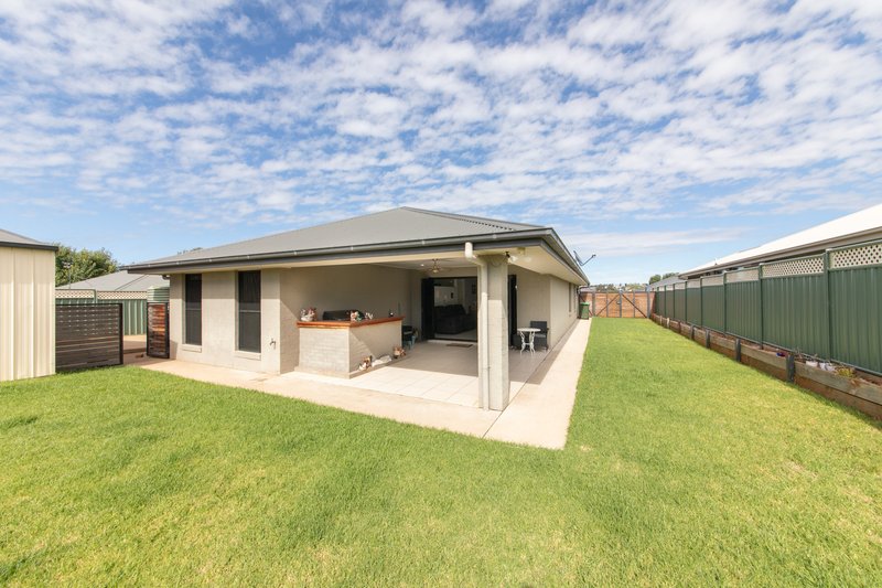 Photo - 8 Selkirk Avenue, Dubbo NSW 2830 - Image 13