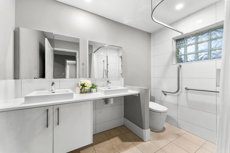 Photo - 8 Selwyn Close, Forest Lake QLD 4078 - Image 9