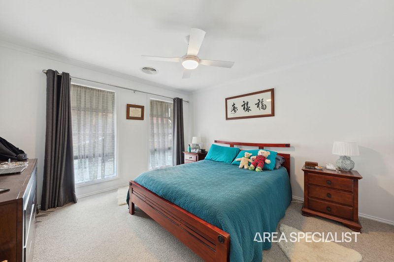 Photo - 8 Settlers Court, Pakenham VIC 3810 - Image 6