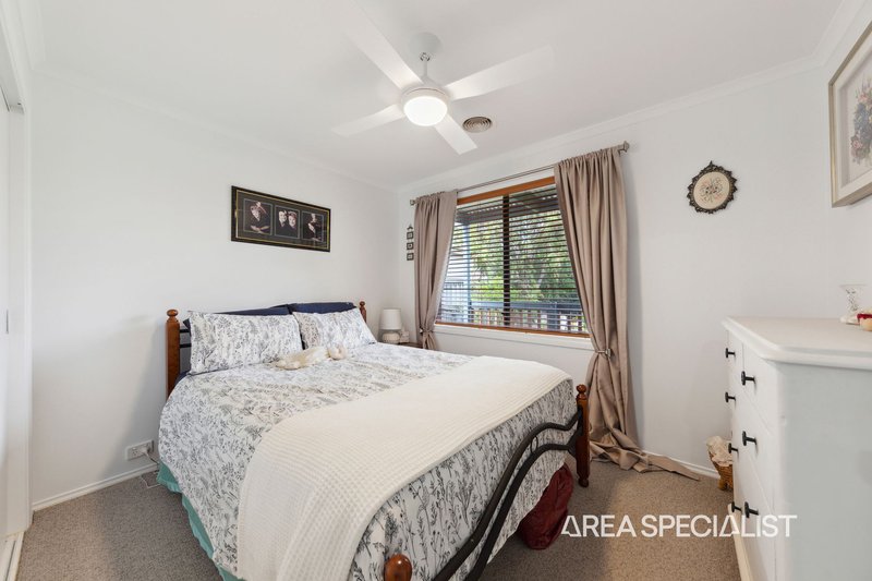 Photo - 8 Settlers Court, Pakenham VIC 3810 - Image 11