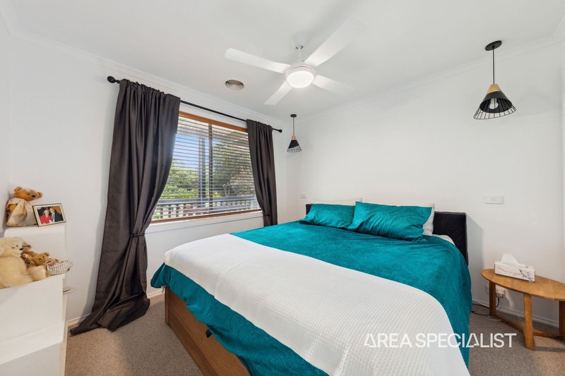 Photo - 8 Settlers Court, Pakenham VIC 3810 - Image 12