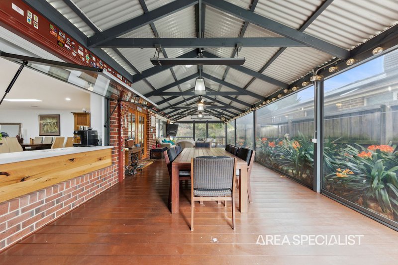 Photo - 8 Settlers Court, Pakenham VIC 3810 - Image 23