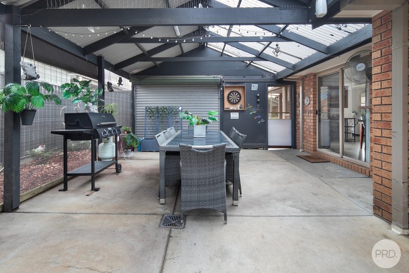 Photo - 8 Shari Drive, Delacombe VIC 3356 - Image 2
